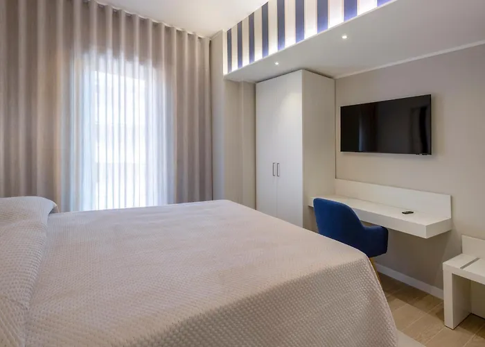 Crystal & Esmeralda Sorrento