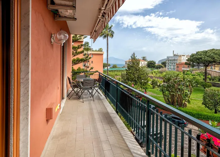 Crystal & Esmeralda ソレント